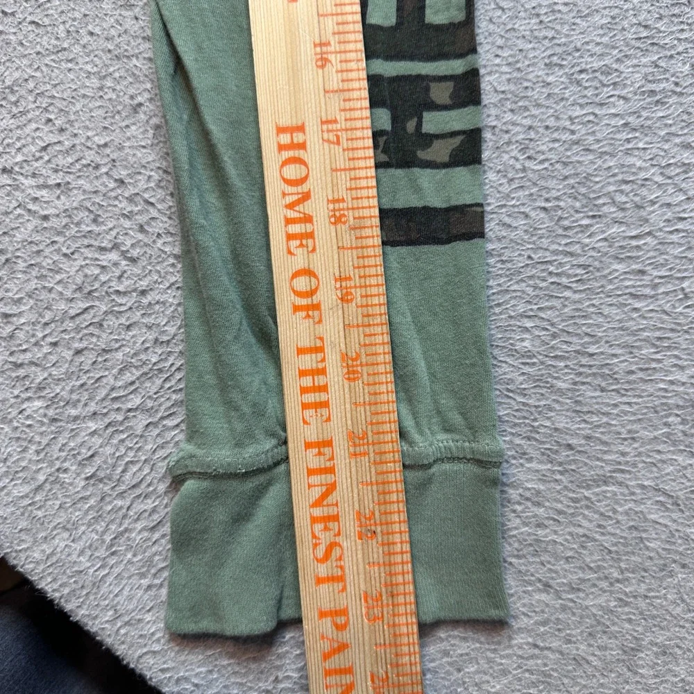 The North Face T-Shirt Mens M Green Long Sleeve Camo Logo NF0A3FQ8 Crewneck‎